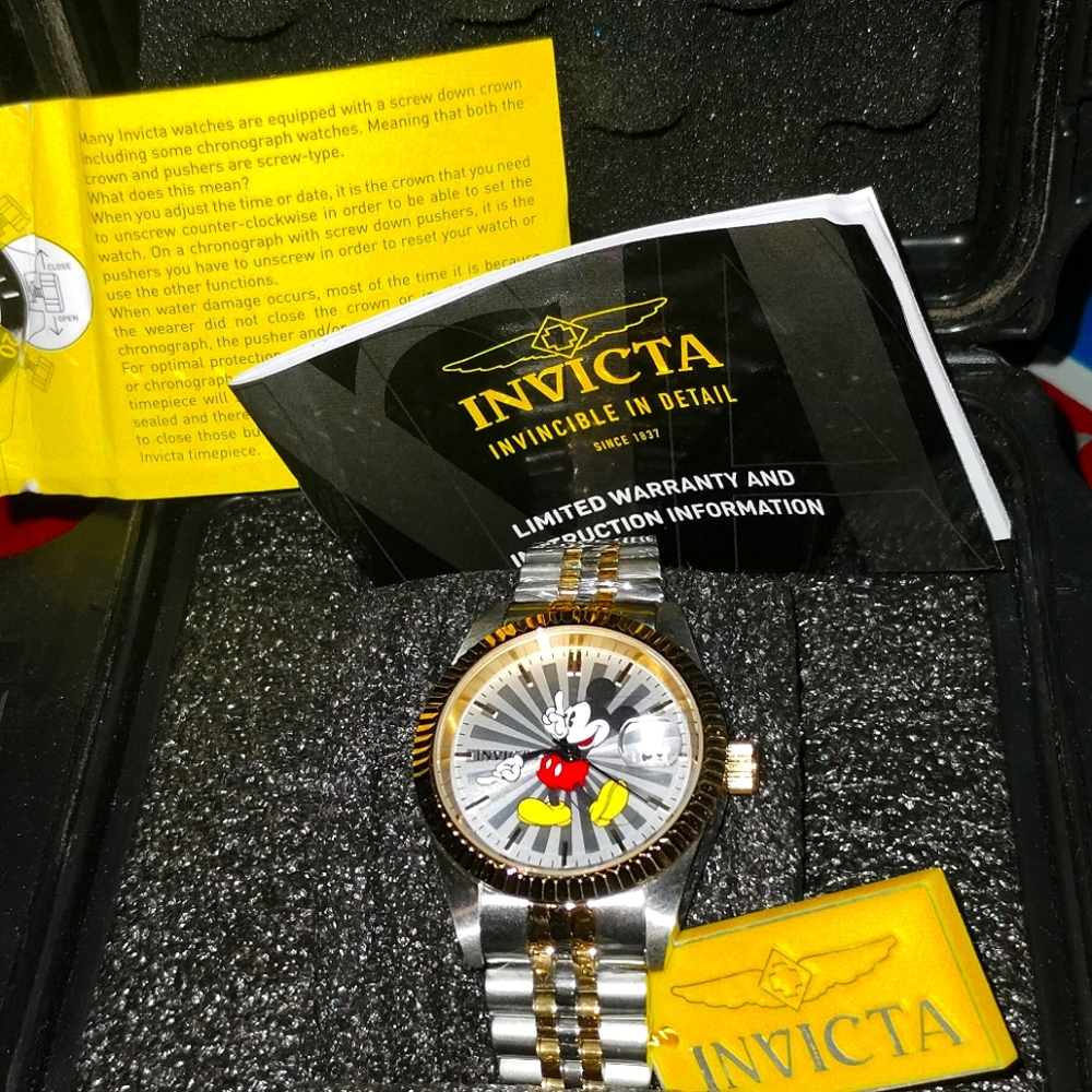INVICTA - Limited Edition Disney's Mickey Mouse